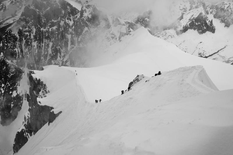 Alpinisci gran sniezna chamonix czb — fotografia Maciej Zawiasa